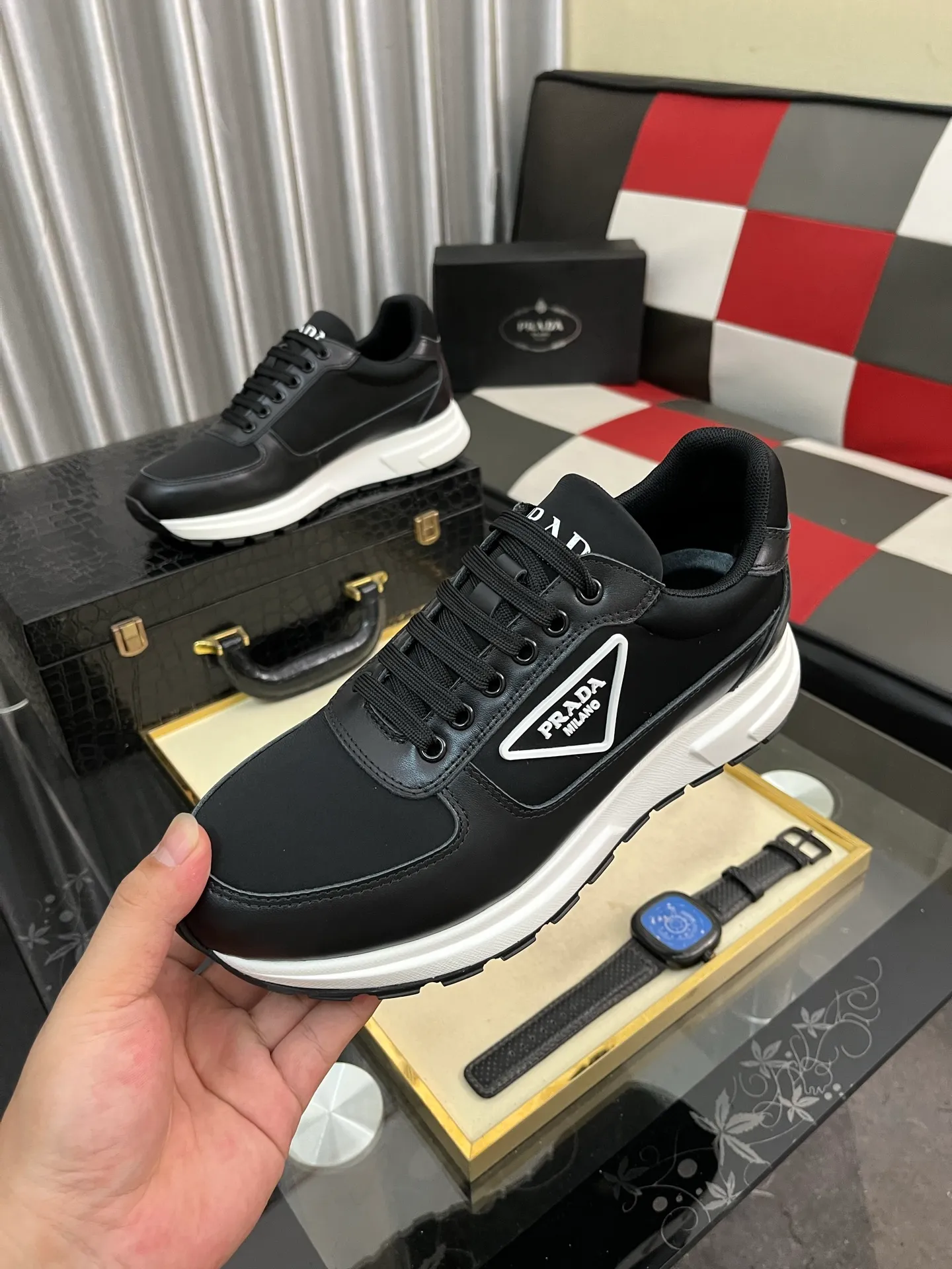 Men's shoes 💰420⌚️⌚️Prada•PRADA original quality.~ Unique modern style sneakers. 🏃A must-have casual shoe for trendy men😍😍 Original brand imported from Italy, imported original leather, sheep lining (refuses to discolor and grind feet) Sole: Original sole provided by the original factory, French lazy style design ⚠️Fit to the feet, original quality, super comfortable original sole. It’s like shooting the real thing🎬The real thing is better, high-quality sneakers Size: 38-444️⃣Colors available